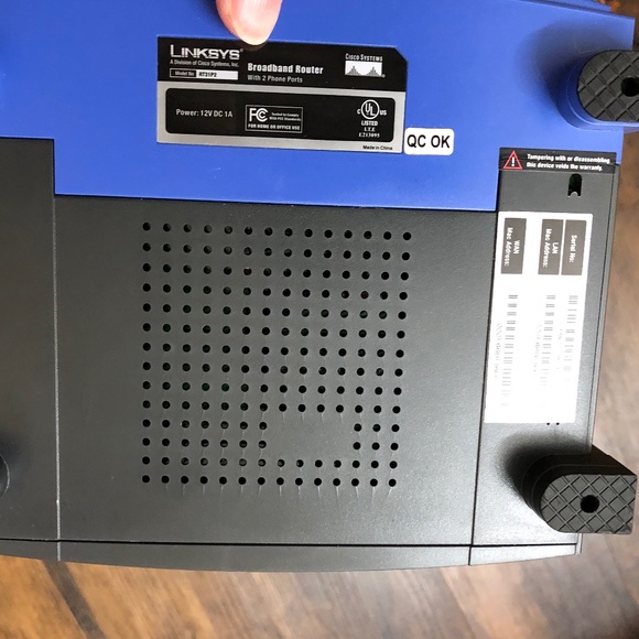 Broadband Router with 2 Phone Ports, 3 ethernet ports - Picture 2 of 5